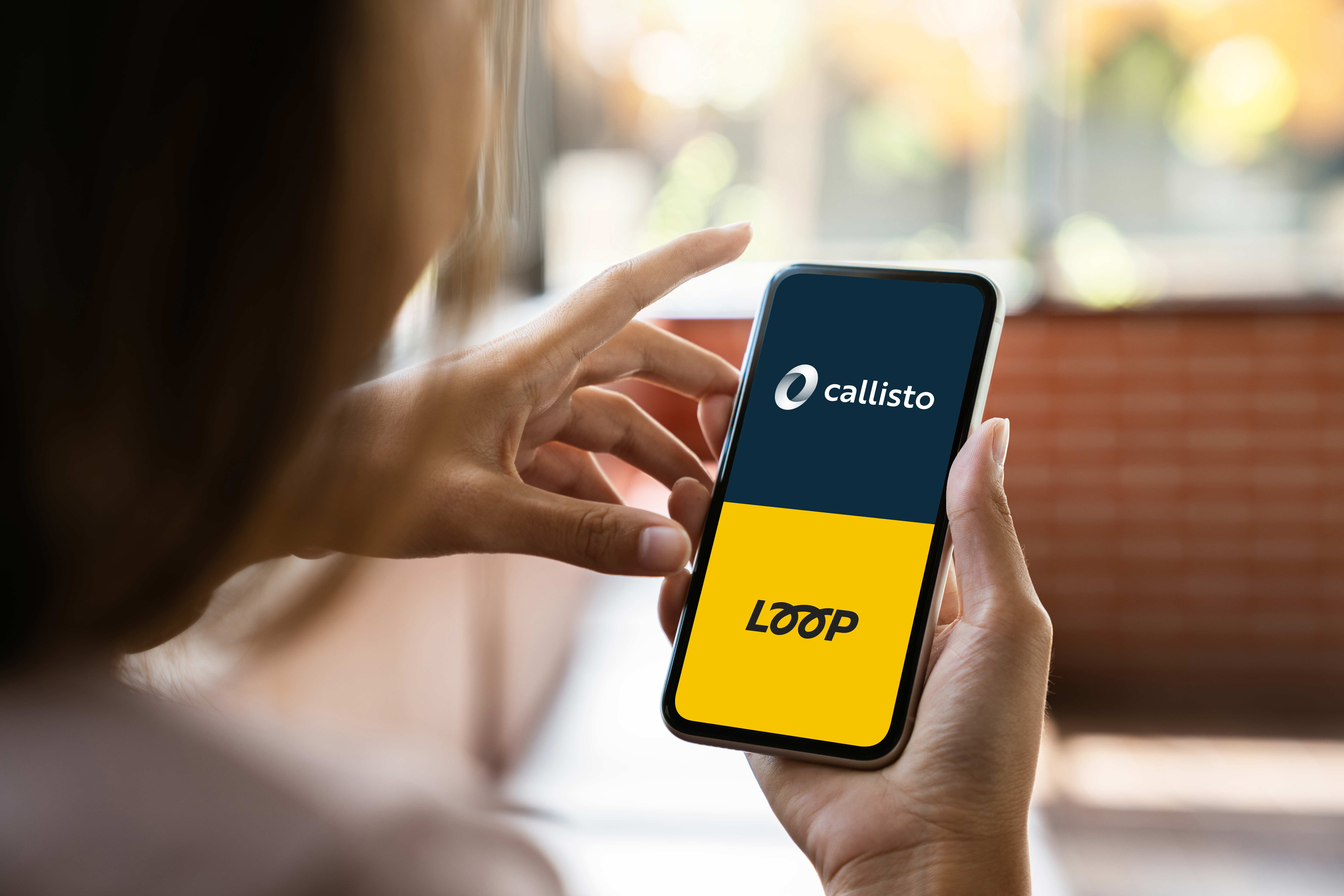 Woman-on-phone-mockup-2